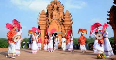 Trang phục người Chăm – Hồn dân tộc trong từng sợi vải