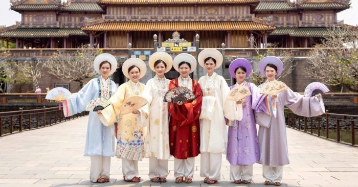 Trang phục cung đình Huế – Hồi sinh giữa đời thường