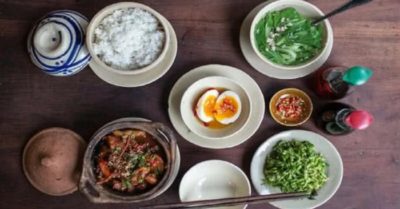 Bữa cơm quê: Ký ức đạm bạc nuôi lớn cả đời người