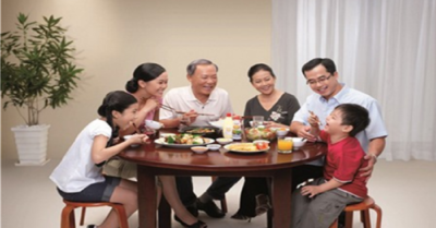 Văn hóa mời cơm và ký ức tuổi thơ nghiêm lễ