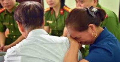 Cuộc đoàn tụ cha con giữa Hà Nội sau 14 năm xa cách