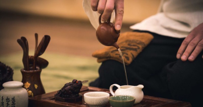 Ấm trà gia đình và ký ức không thể quên