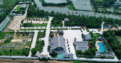 Cung điện trắng xa hoa và thú chơi xe bạc tỷ của bầu Đoan