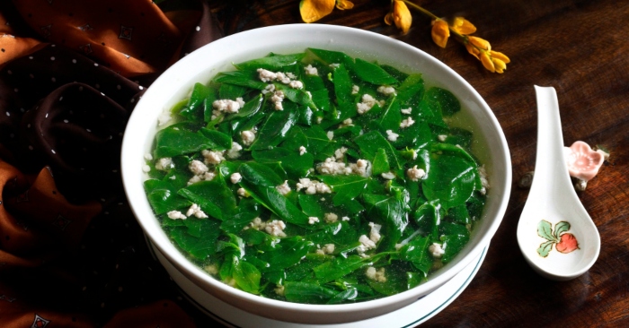 Nấu canh rau ngót đúng cách để giữ vị thanh mát