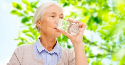 Thiếu nước ở người cao tuổi và những hệ lụy