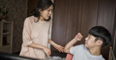 Cảnh báo “kiểu bất hiếu mới” trong gia đình hiện đại