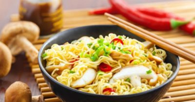 Ăn mì tôm có hại thận? Cảnh báo từ thói quen lạm dụng món ăn nhanh