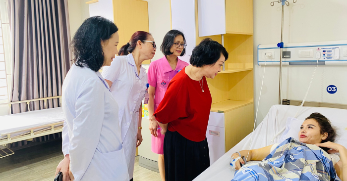 Sáng không vay tiền, chiều kiêng thăm bệnh