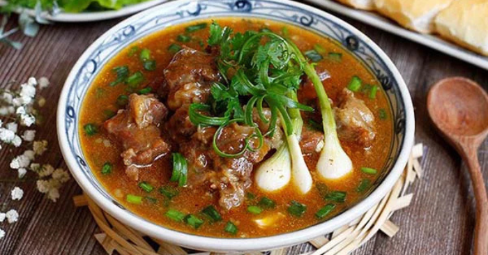 Cách nấu bò sốt vang nhanh nhừ ngon chuẩn 5 sao