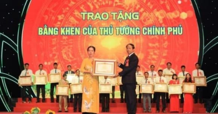 Công chức viên chức: Được thưởng hơn 8 triệu đồng khi nhận bằng khen Thủ tướng.