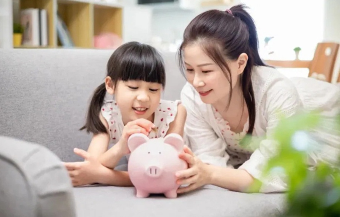 Rèn luyện tư duy tài chính cho trẻ từ tiền tiêu vặt hằng ngày