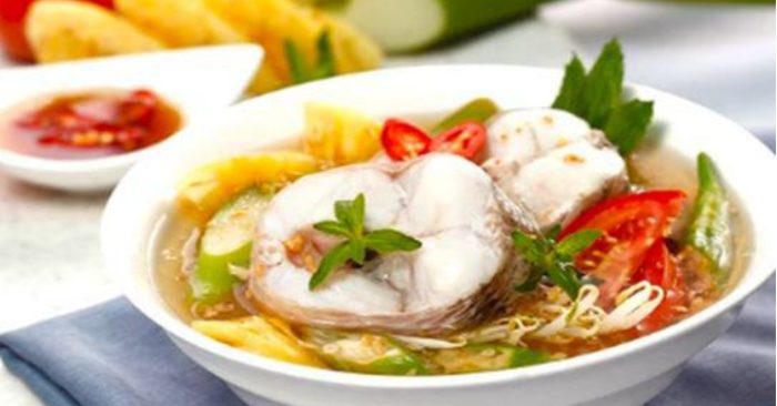 Nấu canh cá nên dùng nước sôi hay nước lạnh mới đúng ?