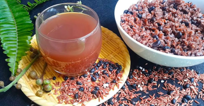Uống trà đậu đen giúp dáng đẹp, da xinh