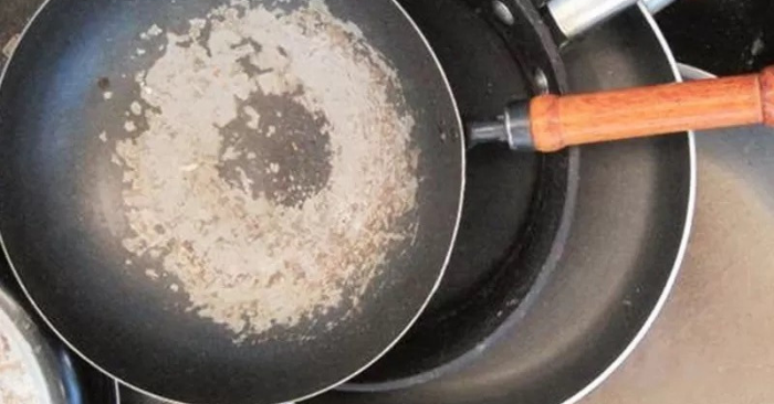 Hồi sinh chảo mất chống dính cực đơn giản