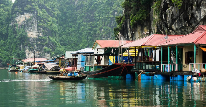Ngư dân ven biển và cuộc sống mưu sinh