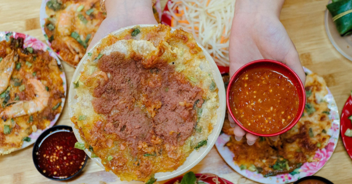 Bánh ép Huế chế biến chỉ 20 giây