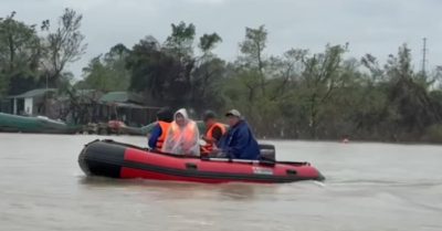 Bi thương vụ bố trẻ ôm hai con nhảy cầu Bến Thuỷ