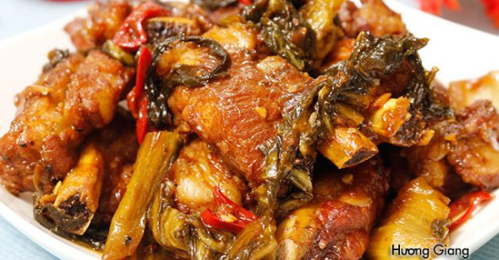 Sườn xào cải chua đậm đà đưa cơm
