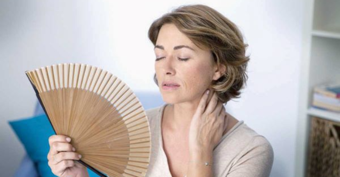 Phụ nữ mãn kinh ăn 3 món dân dã trẻ đẹp như tuổi 30