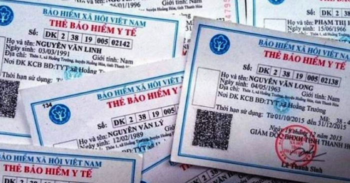 Hà Nội mở rộng hỗ trợ 100% bảo hiểm y tế từ năm 2026Người dân Hà Nội đến cơ quan bảo hiểm xã hội tìm hiểu chính sách mới.