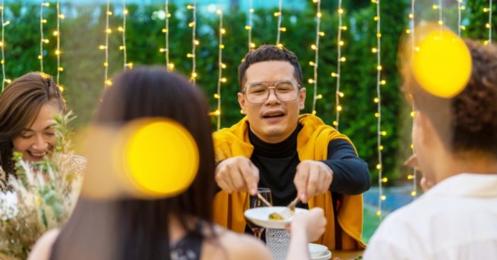 Luật cua trong gia đình: 3 bí quyết giúp anh chị em hòa thuận mà không cần tụ tập