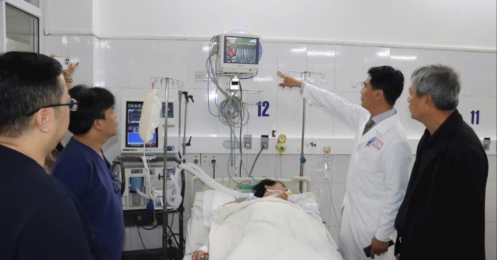 Vụ ngạt khí ở Đà Nẵng: Bệnh viện dốc sức cứu 4 nạn nhân còn lại
