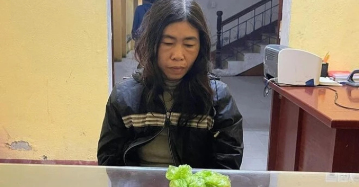 Nữ quái trộm vàng giữa mùa lũ