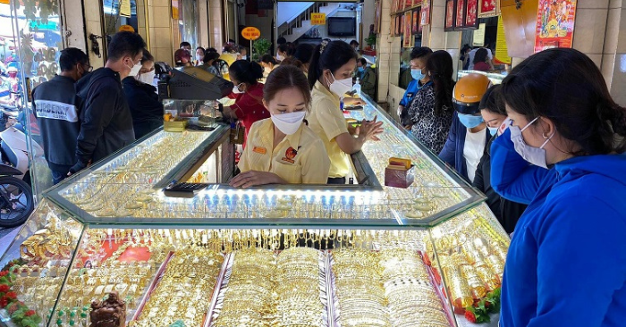 Vòng xoáy tăng lương và giá cả