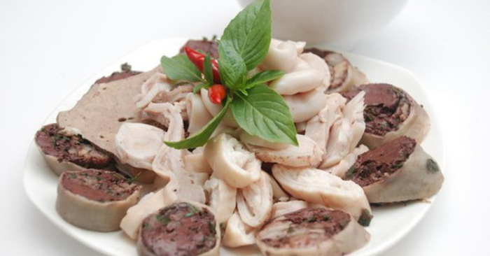 Ăn nhiều nội tạng động vật có thể gây gout, tim mạch, rối loạn tiêu hóa. Nên ăn vừa phải để bảo vệ sức khỏe và duy trì cân bằng dinh dưỡng.