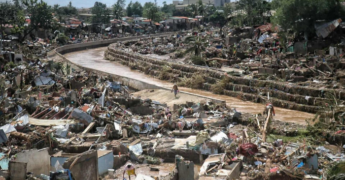 Bão Kalmaegi quét qua, hiện trường hoang tàn khắp nơi