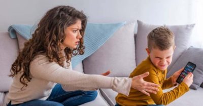 Ép 5 con “cai nghiện điện thoại”, kết quả khiến người mẹ kinh ngạc