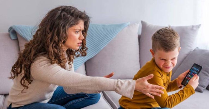 Ép 5 con “cai nghiện điện thoại”, kết quả khiến người mẹ kinh ngạc