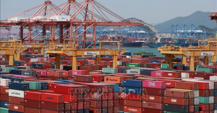 Xuất khẩu Trung Quốc giảm lần đầu trong gần 2 năm