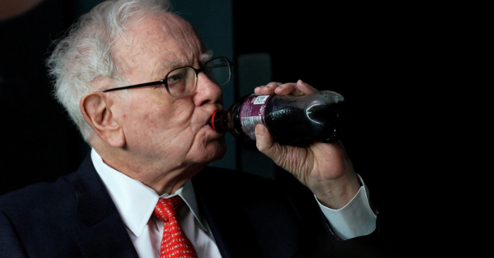 Tỷ phú Warren Buffett đi làm 5 ngày mỗi tuần ở tuổi 95