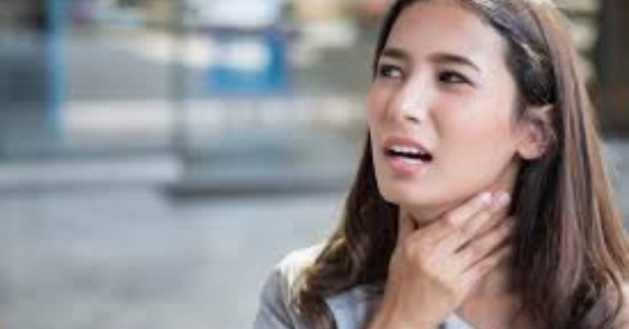 Tại sao cảm lạnh thường bắt đầu từ cổ họng?