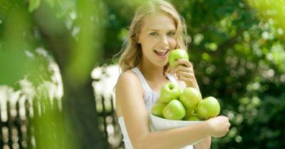 Ăn táo giúp phòng ngừa đột quỵ và nuôi dưỡng hệ vi sinh đường ruột