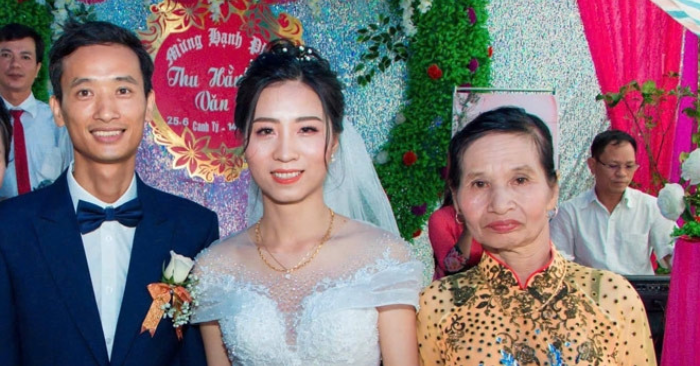 Đám cưới không vàng, món quà mẹ chồng gây sốc 
