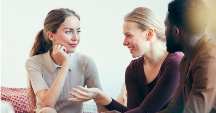 Nên đối đãi thế nào với những lời góp ý của người khác?