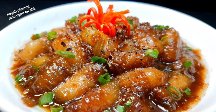 Thịt Lợn Kho Mềm Thơm Không Tanh Với 1 Gia Vị Đặc Biệt