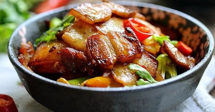 Thịt Lợn Kho Mềm Thơm Không Tanh Với 1 Gia Vị Đặc Biệt