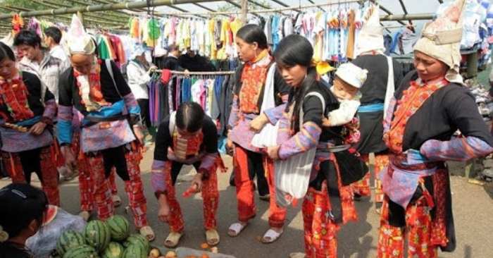 Sắc màu chợ phiên Sì Lở Lầu