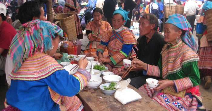 Sắc màu chợ phiên Sì Lở Lầu