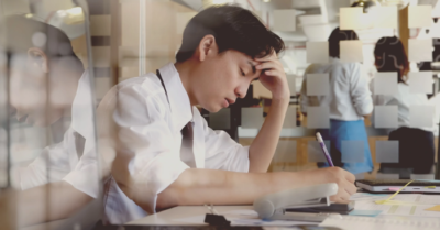Tại sao thanh thiếu niên dễ mắc bệnh não mô cầu?