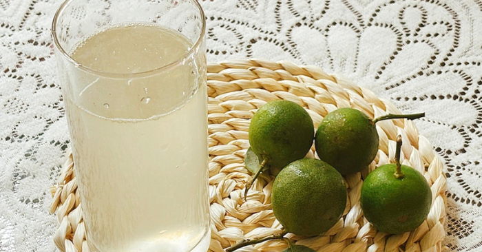 Nước chanh ấm và lợi ích mỗi sáng