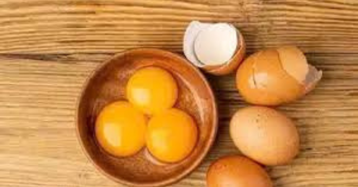 Công dụng nổi bật của lòng đỏ trứng ngâm mật ong