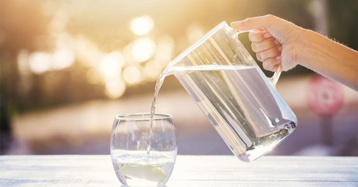 6 lợi ích khi uống nước buổi sáng sau khi thức dậy