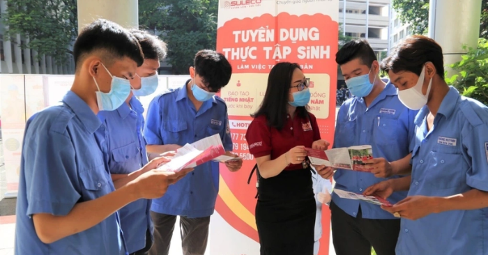 nỗi sợ tay trắng hồi hương: