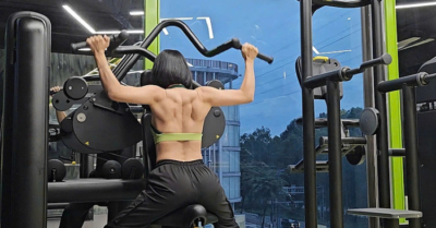 Vòng eo 58 cm: Người phụ nữ 40 tuổi đổi đời nhờ gym và yoga