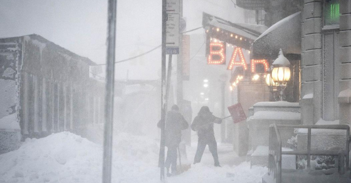 New York đối mặt bão tuyết lớn sau mùa lễ hội