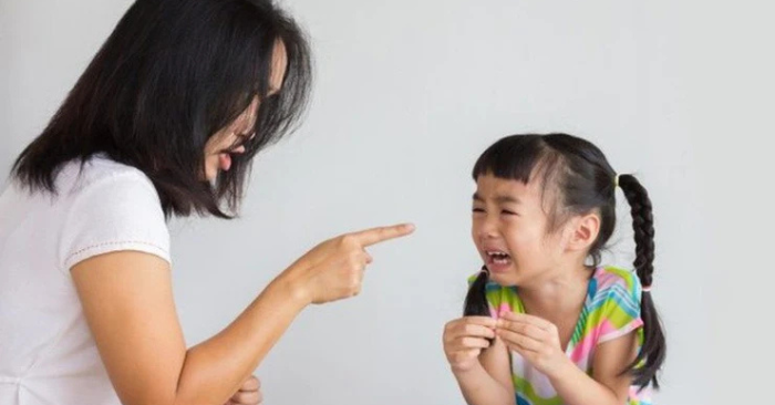 Thương con sai cách khiến con khó trưởng thành